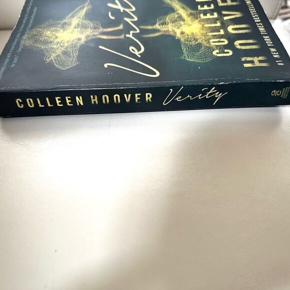 Verity by Coleen Hoover - Picture 3 of 3
